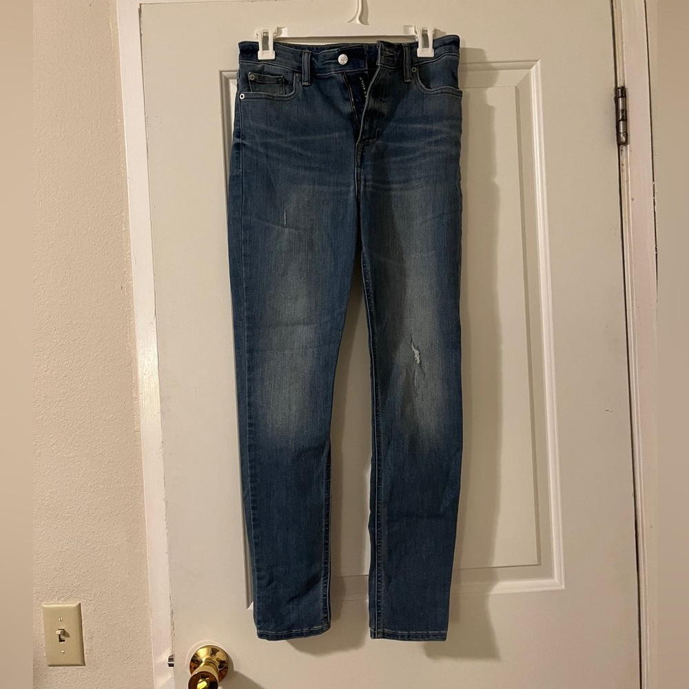 Medium wash Lucky Brand skinny jeans